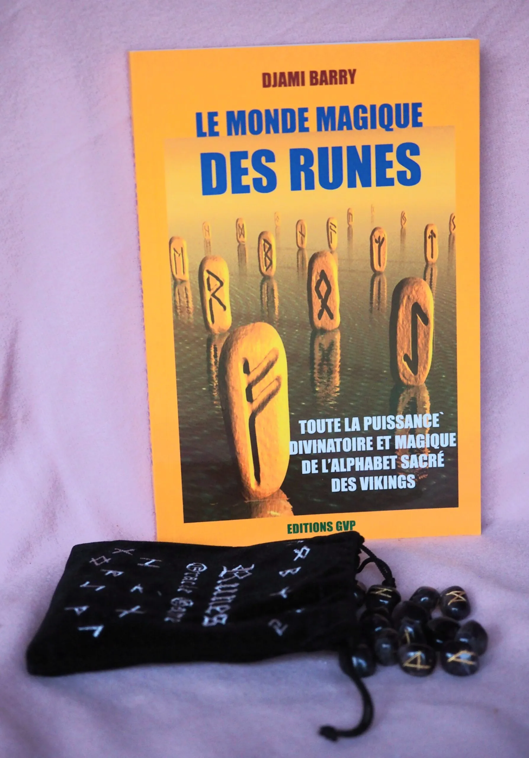 Livre « Le monde magique des Runes » + jeu de Runes en Améthyste