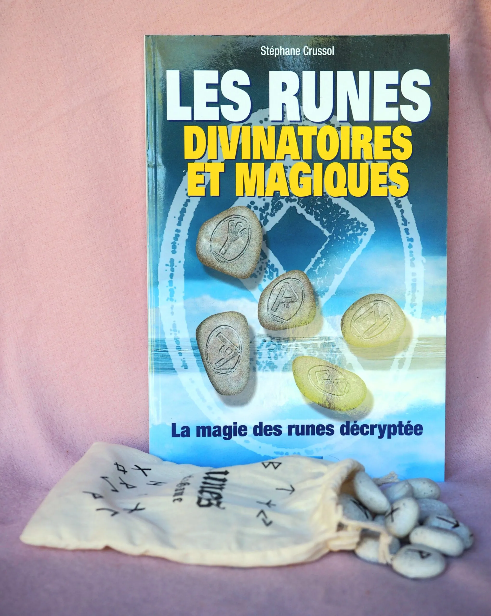 Livre « Les Runes divinatoires et magiques » + jeu de runes en céramique